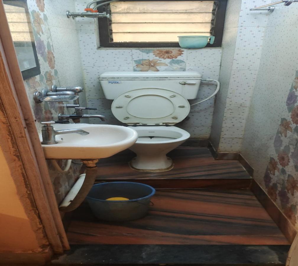 Staymaker Tirupati Guest House Calcutta Eksteriør billede
