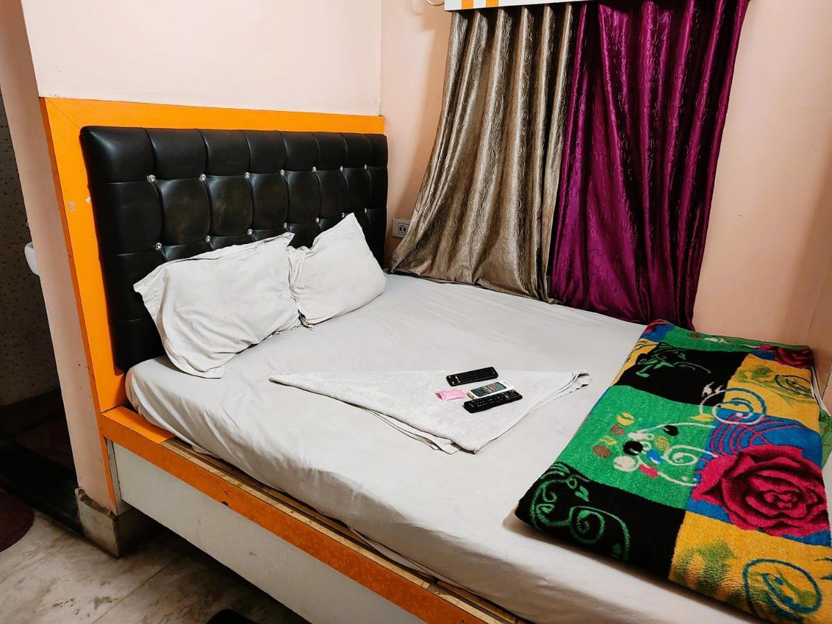 Staymaker Tirupati Guest House Calcutta Eksteriør billede